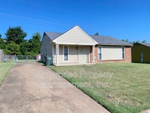 4381 Howardcrest Dr in Memphis, TN - Building Photo - Building Photo