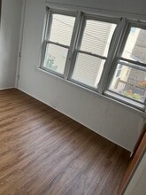 3007 W Sunnyside Ave, Unit Unit 2 in Chicago, IL - Building Photo - Building Photo