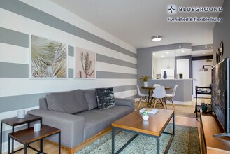 240 Lombard St in San Francisco, CA - Building Photo - Building Photo
