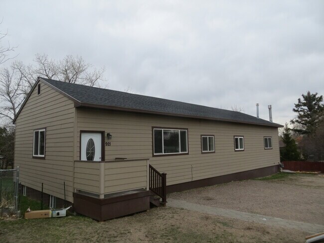 923 4th St SW, Unit 923 in Great Falls, MT - Building Photo - Building Photo