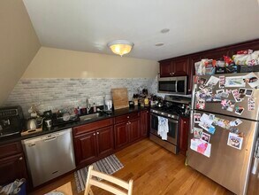 206 Summer St, Unit 206-3 in Somerville, MA - Building Photo - Building Photo