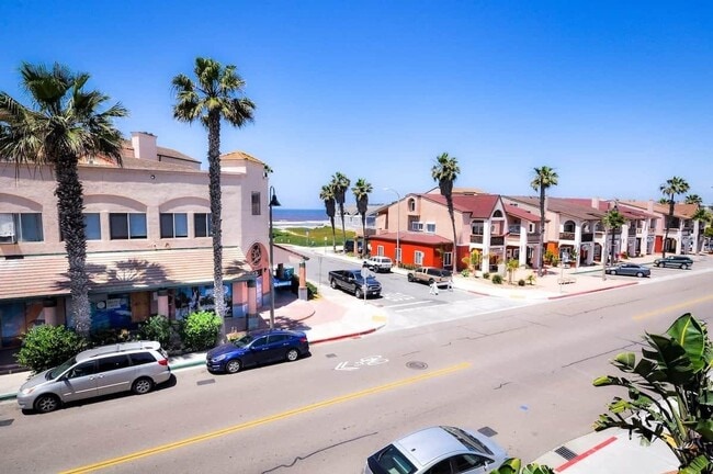 731 Seacoast Dr in Imperial Beach, CA - Foto de edificio - Building Photo