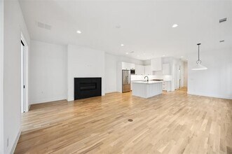 5638 Winton St in Dallas, TX - Building Photo - Building Photo