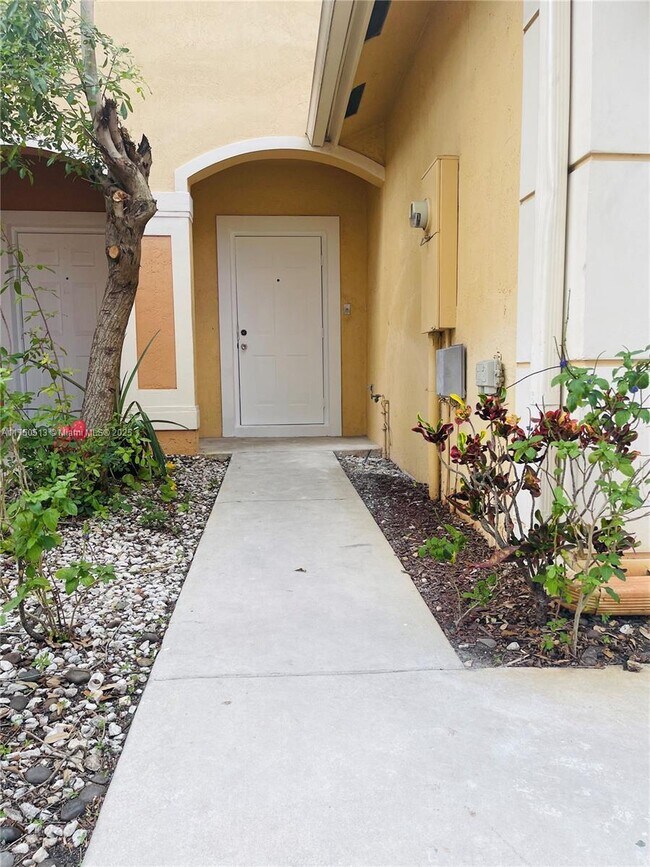 6457 Catalina Ln in Tamarac, FL - Building Photo - Building Photo