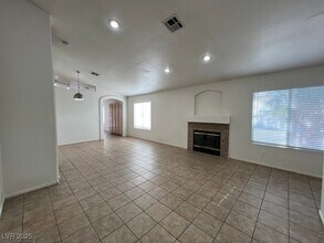 7100 Junction Village Ave in Las Vegas, NV - Building Photo - Building Photo