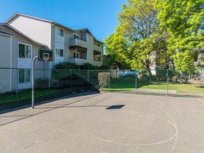 Woodfield Apartments in Kent, WA - Foto de edificio - Building Photo