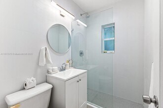 525 NE 17th Way in Fort Lauderdale, FL - Building Photo - Building Photo
