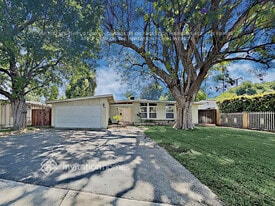 7758 Jamieson Ave in Los Angeles, CA - Building Photo