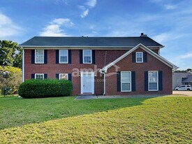 3285 Summit Pl Dr in Loganville, GA - Building Photo