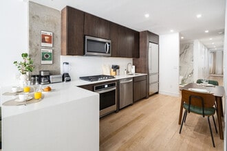 119 W 24 St in New York, NY - Building Photo - Building Photo