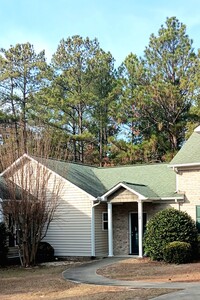 Abingdon Square Townhomes and Apartments in Pinehurst, NC - Foto de edificio - Building Photo