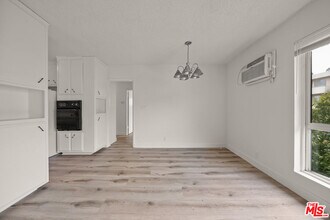 10653 Holman Ave in Los Angeles, CA - Building Photo - Building Photo