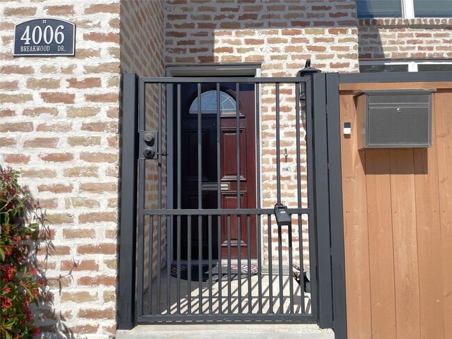 4006 Breakwood Dr in Houston, TX - Building Photo - Building Photo