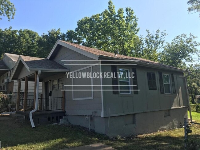 8239 Lydia Ave in Kansas City, MO - Building Photo - Building Photo