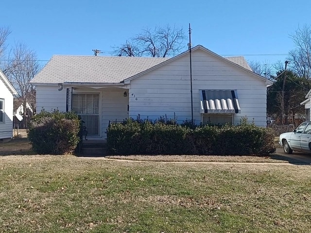 property at 416 N 1st St