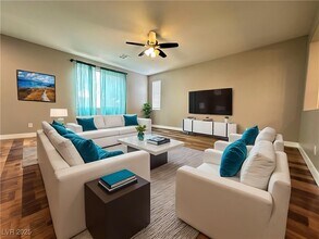 7321 Amesbury St in Las Vegas, NV - Building Photo - Building Photo
