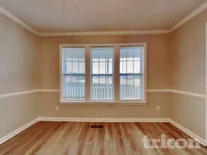 4 Stratus Ln in Clayton, NC - Foto de edificio - Building Photo