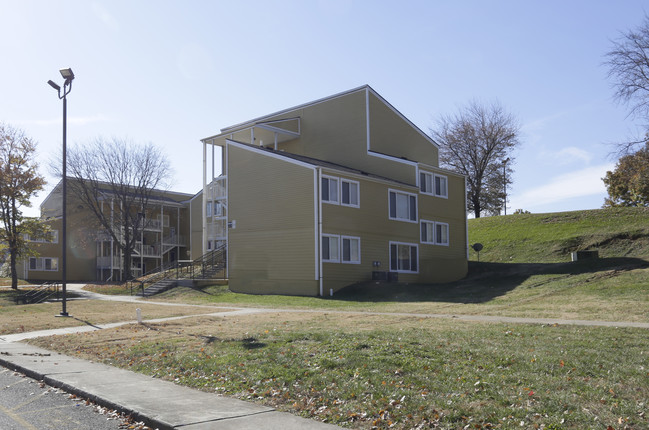 Vista Apartments at Summit Hill in Knoxville, TN - Foto de edificio - Building Photo