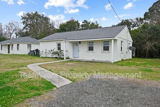 3027 Terry Dr in North Charleston, SC - Building Photo - Building Photo