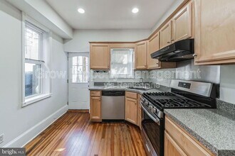 2509 E Oakdale St in Philadelphia, PA - Foto de edificio - Building Photo