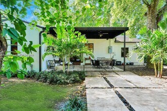 45 NE 98th St in Miami Shores, FL - Foto de edificio - Building Photo