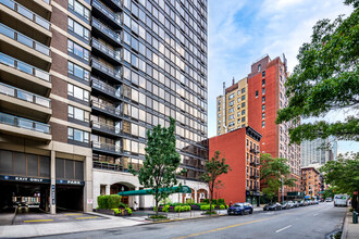 Grand Sutton in New York, NY - Building Photo - Building Photo