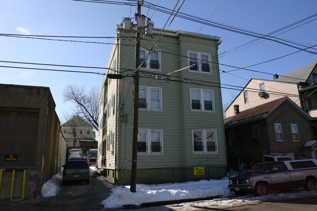 314 Atlantic St in Paterson, NJ - Building Photo - Building Photo