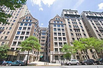 527 W 110th St in New York, NY - Building Photo - Building Photo