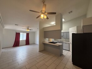 2014 Gates Ave in Kingman, AZ - Building Photo - Building Photo