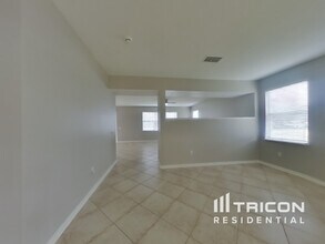 19609 Timberbluff Dr in Land O Lakes, FL - Building Photo - Building Photo