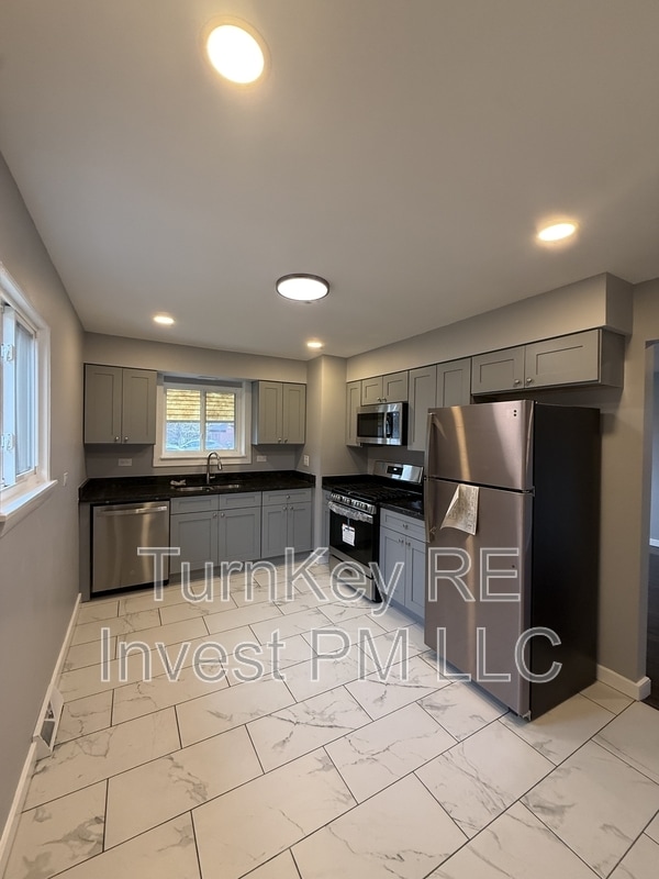 7732 S Lotus Ave in Burbank, IL - Building Photo - Building Photo