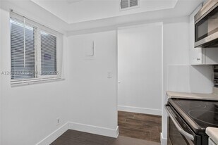 1939 Jefferson St in Hollywood, FL - Building Photo