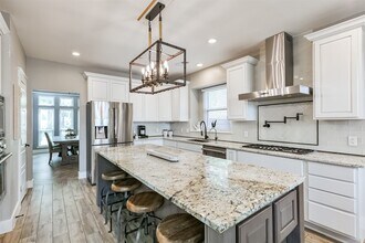 11642 Cypresswood Dr in Houston, TX - Building Photo - Building Photo