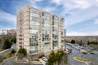 Potomac Ridge at Lansdowne Woods Condominium in Leesburg, VA - Building Photo - Building Photo