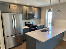 150 Oakland Ave in Providence, RI - Building Photo