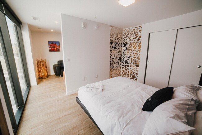 221 Stradbrook Ave in Winnipeg, MB - Building Photo - Building Photo