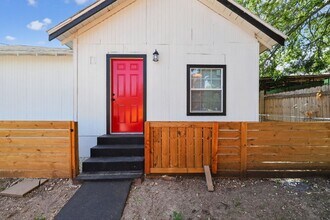 427 Floyd Ave in San Antonio, TX - Foto de edificio - Building Photo