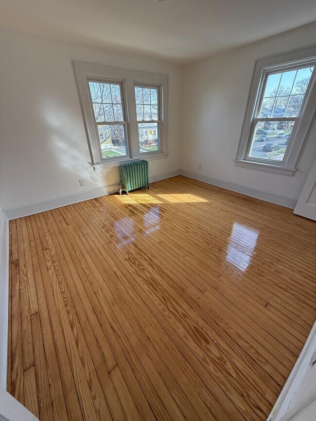 102 E Grant Ave, Unit #2 in Roselle Park, NJ - Building Photo - Building Photo