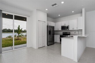 10964 65th Ter E in Palmetto, FL - Building Photo - Building Photo