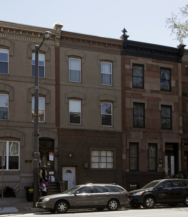 1807 S Broad St in Philadelphia, PA - Building Photo