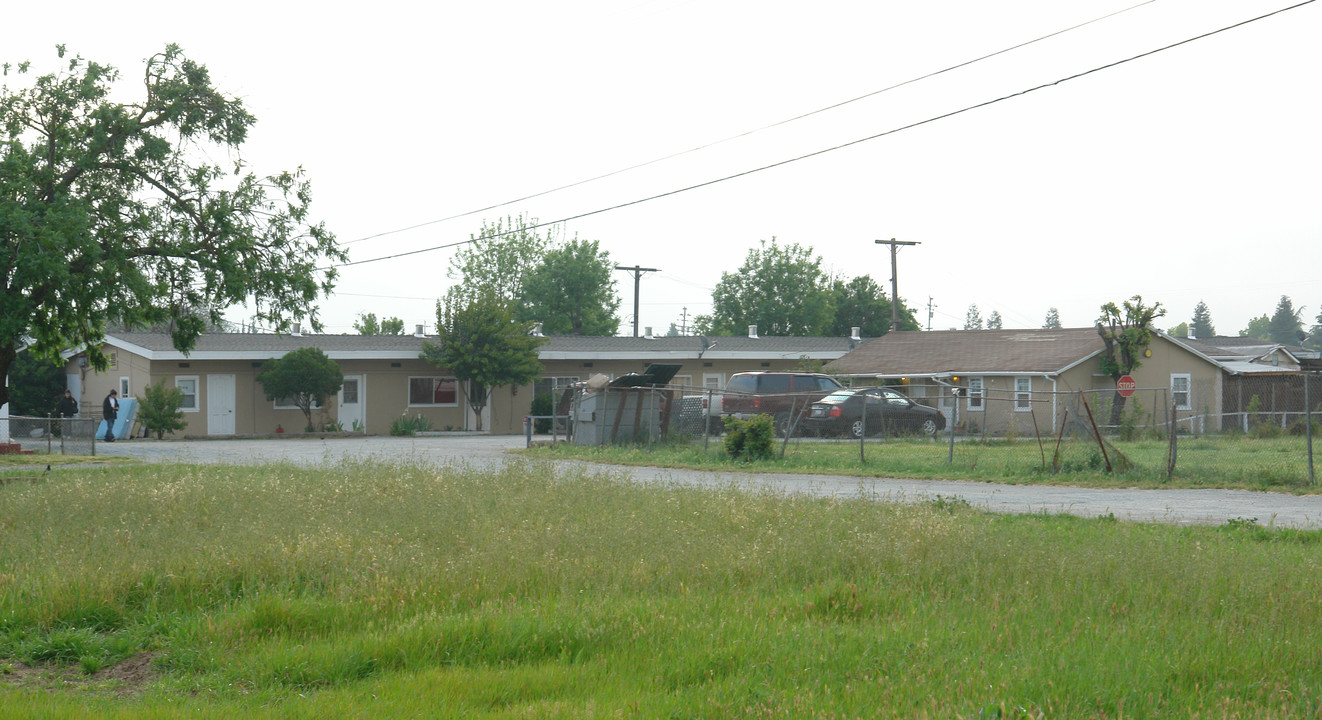 13050 Harding Ave in San Martin, CA - Building Photo