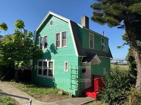 69 B St in Vallejo, CA - Building Photo