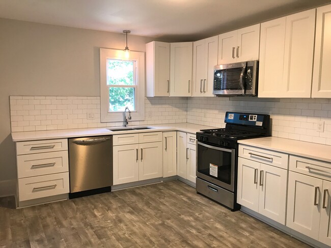 property at 4 Hanna Pl