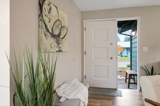 2440 Quebec St in Eugene, OR - Building Photo - Building Photo