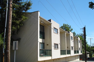 University Townhomes in Bloomington, IN - Building Photo - Building Photo