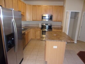 7292 S Blackhawk St in Englewood, CO - Building Photo - Building Photo