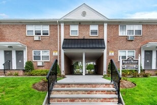 Regency Manor: In-Unit Washer & Dryer in Hackensack, NJ - Building Photo
