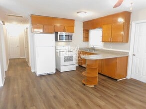 2011 E Florida St in Greensboro, NC - Building Photo - Building Photo