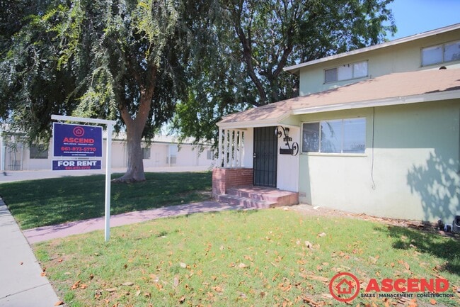 1017 Paloma St-Unit -1017 Paloma in Bakersfield, CA - Building Photo - Building Photo