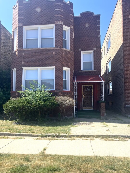 8222 S Paulina St in Chicago, IL - Building Photo